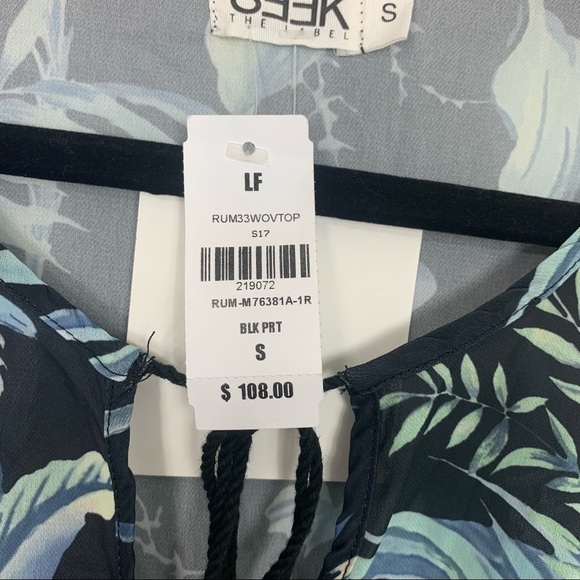 NWT LF Seek the Label Cropped Tropical Print Blouse Size Small - Picture 10 of 13